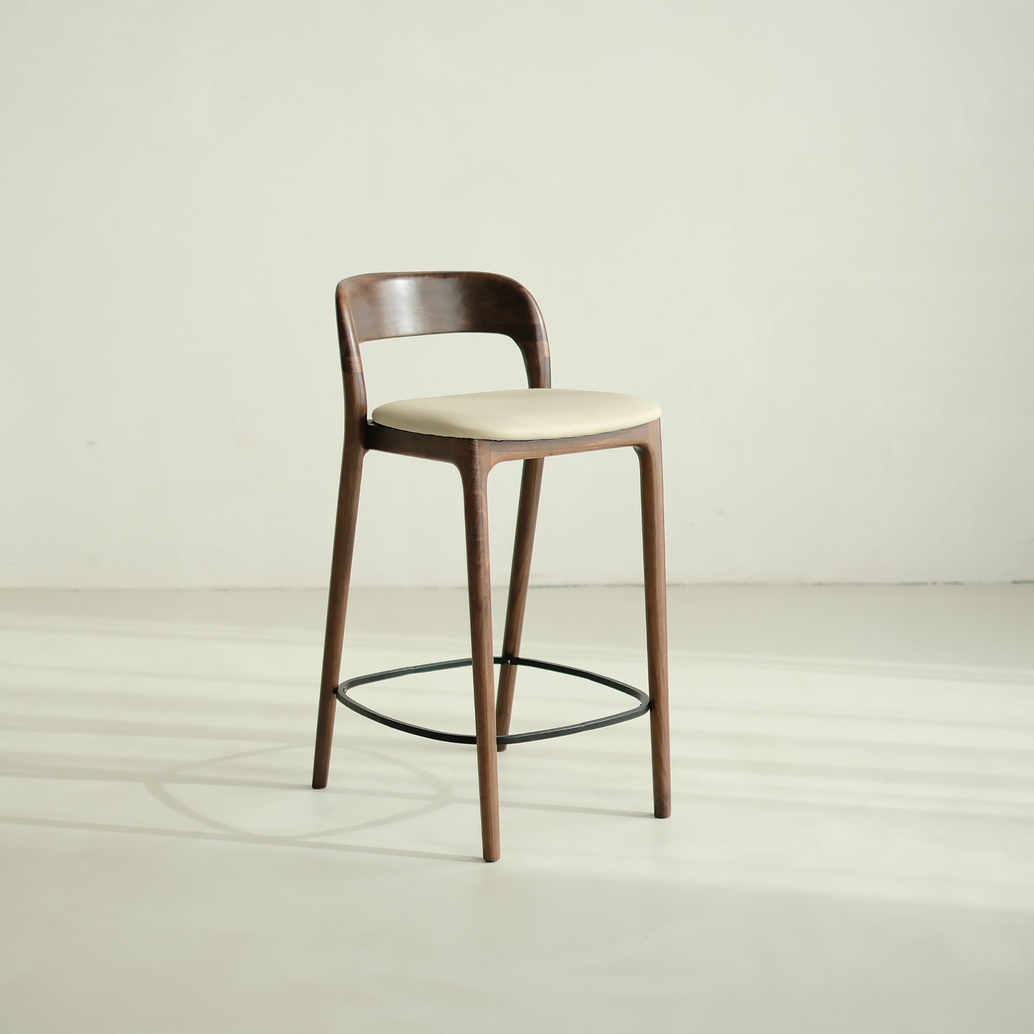 Barkruk Koral - walnoothout, beige leer