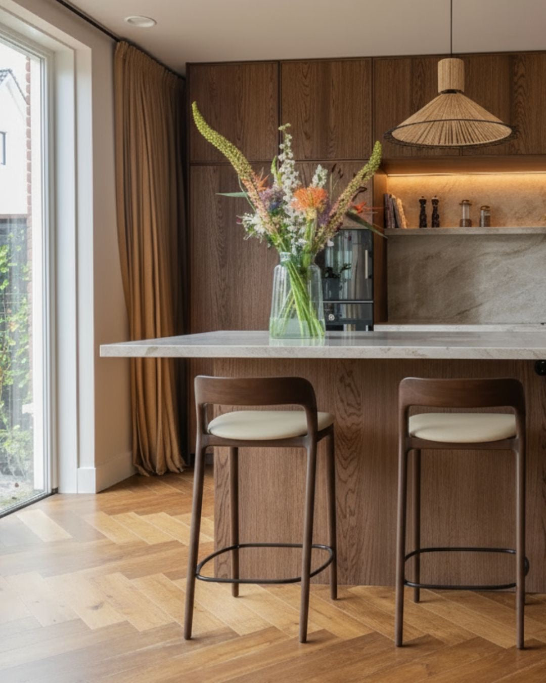 Barkruk Koral - walnoothout, beige leer